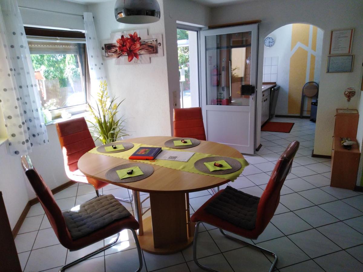 Ferienwohnung Kiruga 키펜하임 외부 사진